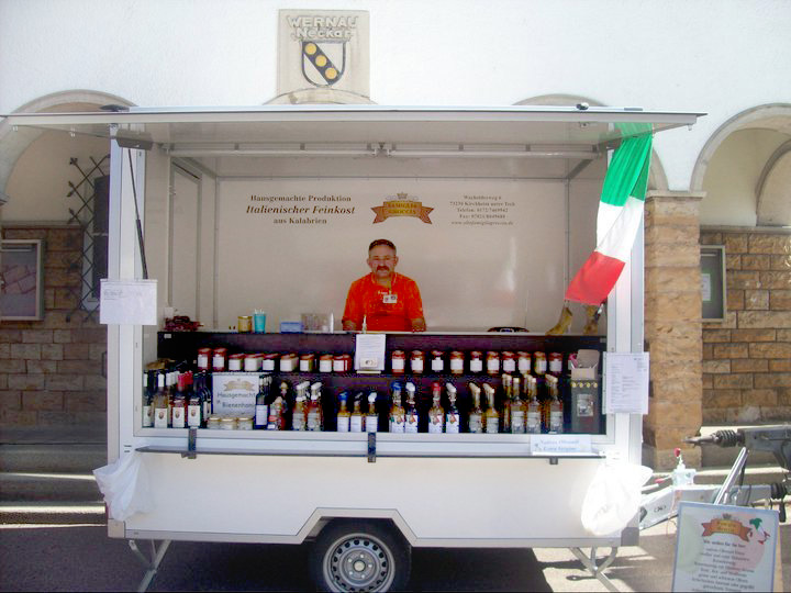 Italienische Produkte kaufen am Marktstand